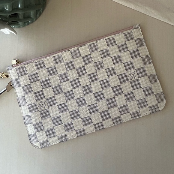 Louis Vuitton Damier Azur Neverfull Wristlet/Clutch - NWOT - Picture 2 of 10